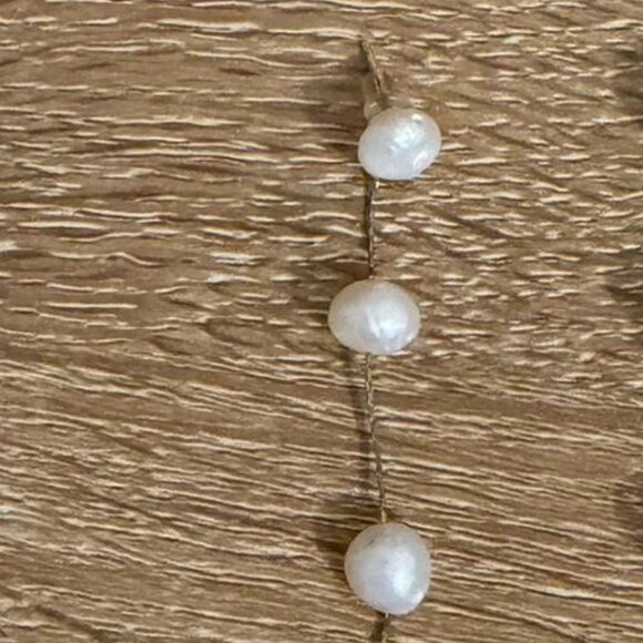 Worn once, pearl drop earings - Picture 2 of 3